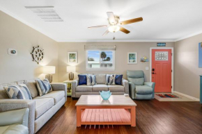 Couples Retreat, Hot Tub, 4 mins to Beach